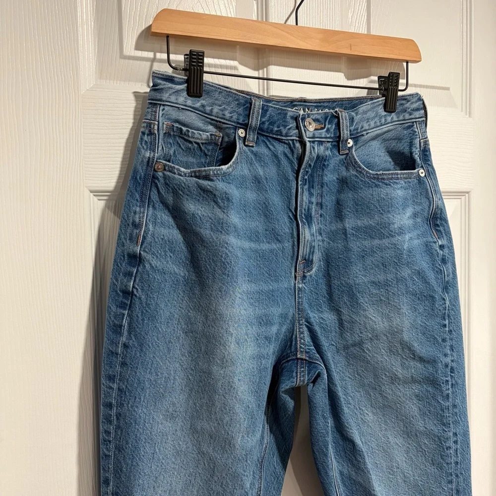 2/$25 American Eagle Outfitters Highest Rise Mom Jean Cotton Regular Distressed - Picture 2 of 8